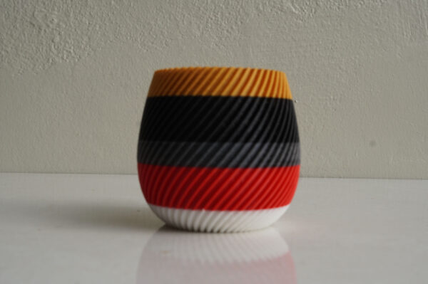 Aurora Strata Vase - Image 4